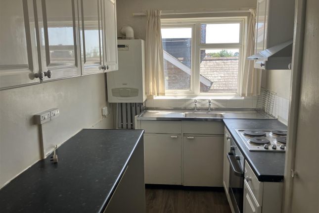 8, Becket Court, Worthing photo 2