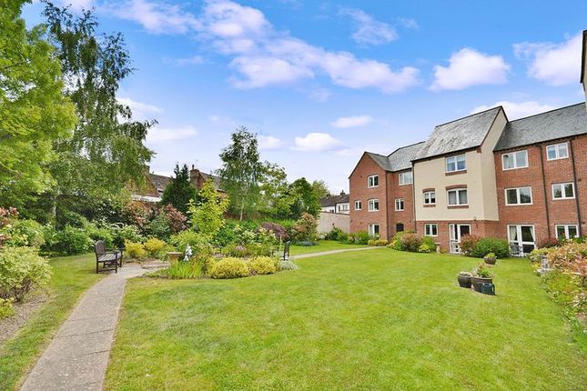 Flat for sale in Montgomery Court, Warwick