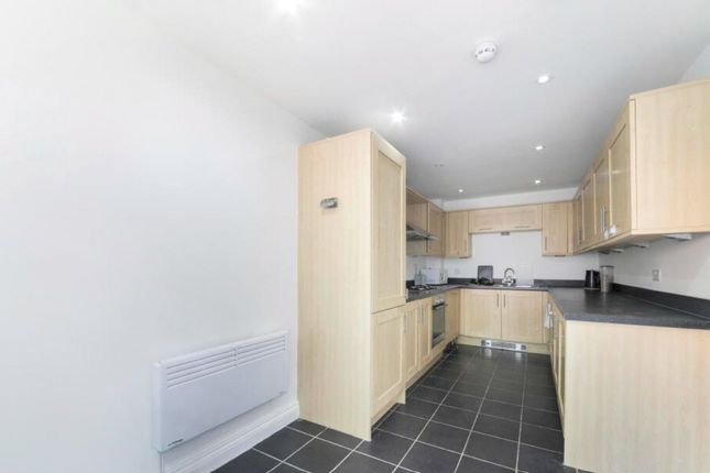 Studio Flat 5, 50, Kings Road, London photo 5