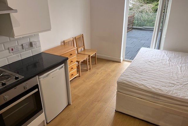 10@10, Manstone Road, Kilburn photo 2