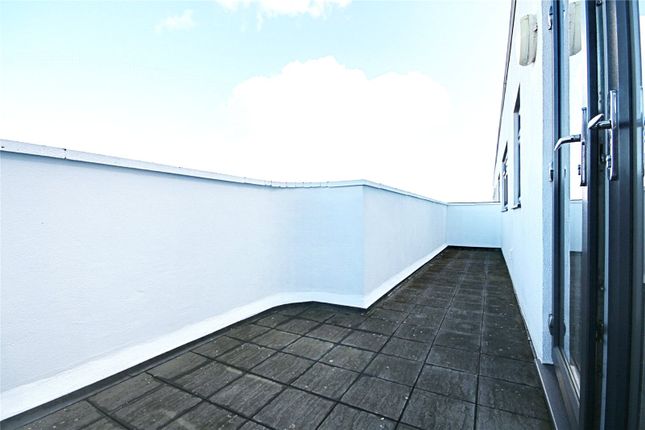 Thumbnail Flat to rent in Chase Road, London