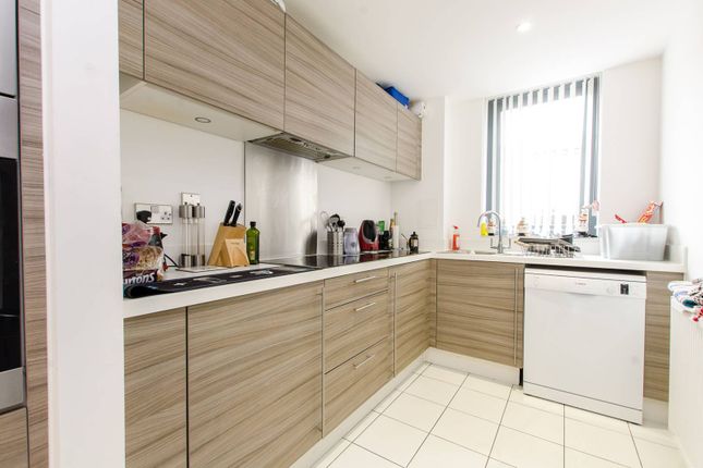 Thumbnail Maisonette to rent in Dongola Road, Stepney, London