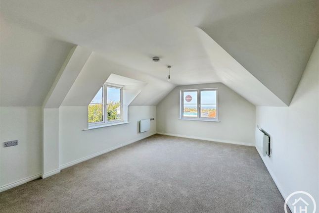 Flat 41, Bond Lodge 4-22, High Street, Rainham photo 2