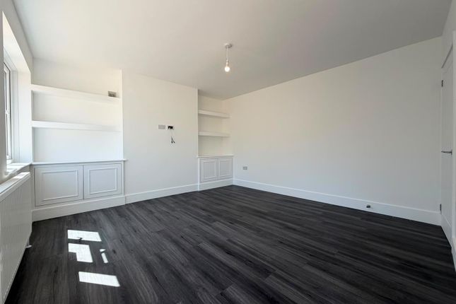 6, Lime Avenue, West Drayton photo 4