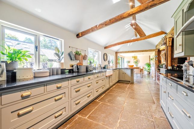 1335532-3-689A4Ae...