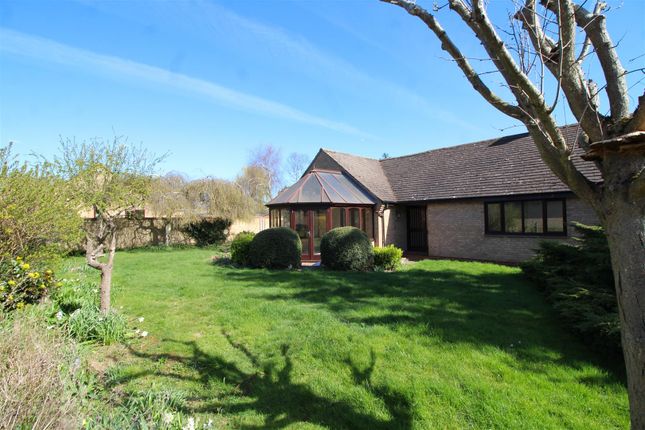 15, Holywell Way, Longthorpe, Peterborough photo 2