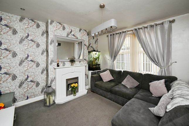 3-bed semi-detached on 1, Poplar Drive, Mansfield, £145,000