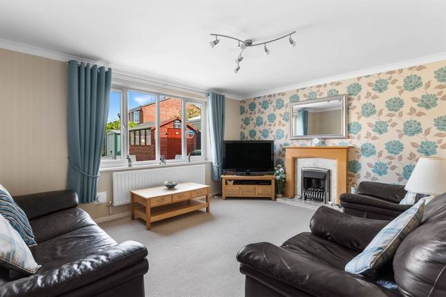 1 Allwoods Close, Alcester photo 3