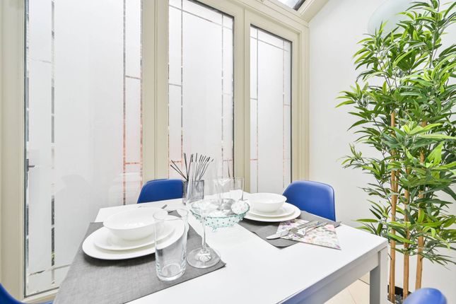 Flat to rent in West Eaton Place, Belgravia, London