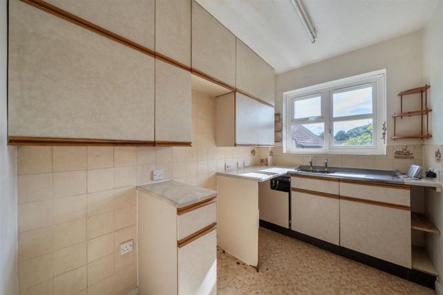 18, Hanover Court, Beaminster photo 3