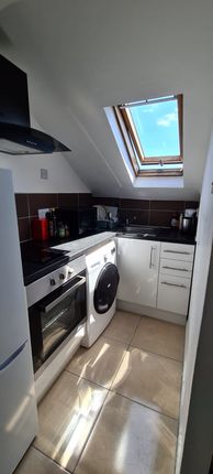 17, BROOMFIELD RD, CHADWELL HEATH photo 3