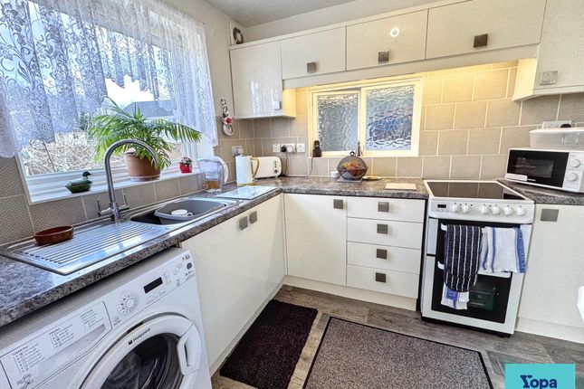 45, Hither Mead, Taunton photo 5