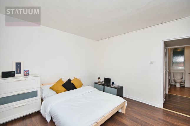 Flat for sale in Stewart Street, Off Manchester Road, Crossharbour, Isle Of Dogs, London