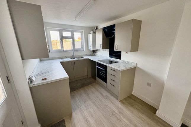 6 Clyde Cottages, Swindon photo 3