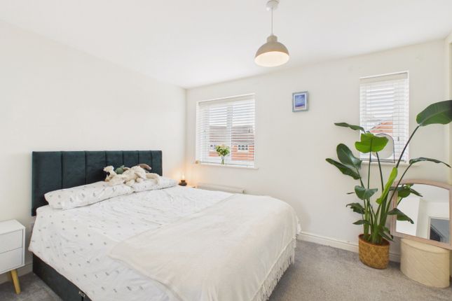 33 Hyde Park Road, Kingswood, East Riding of Yorkshire photo 4