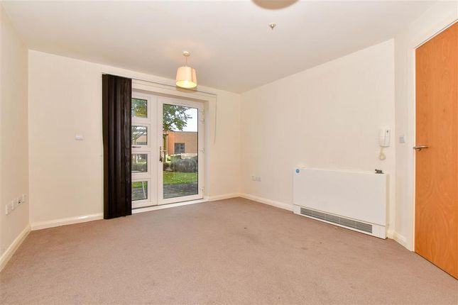 Thumbnail Flat for sale in Truro Road, Gravesend, Kent