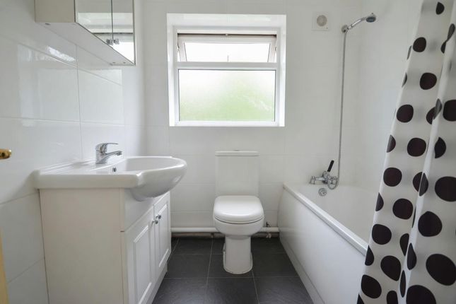 86, Worcester Crescent, Mill Hill, NW7, London photo 5