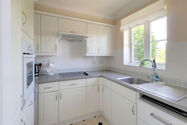 Flat 37, Mildred Court, Croydon photo 4