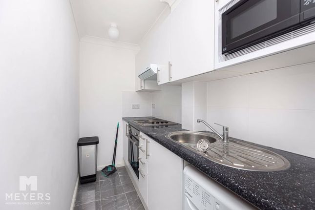 Flat to rent in Richley House, Mannington Place, Bournemouth