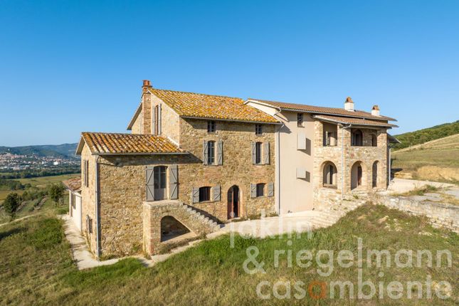 Farmhouse for sale in Italy, Umbria, Perugia, Magione