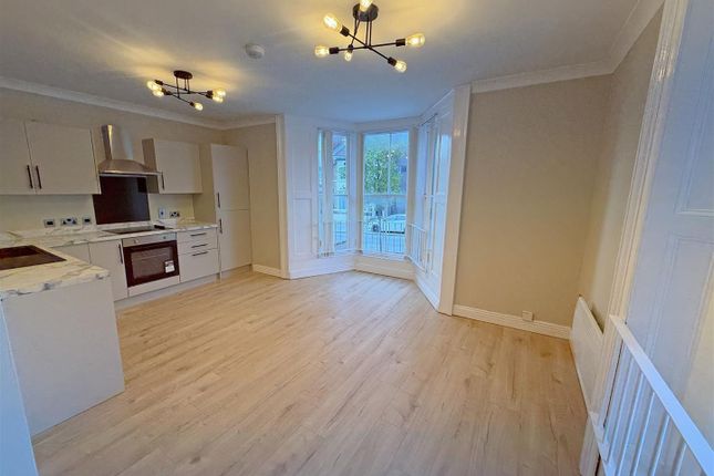 Church House, Flat B 31, Northumberland Square, North Shields photo 3