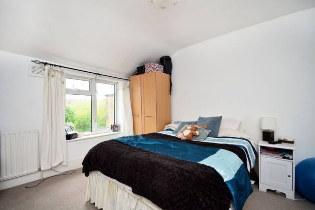 Thumbnail Flat to rent in Drakefield Road, Balham, London