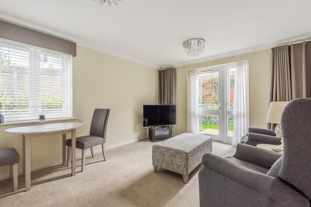 2, Yeats Lodge, Thame photo 2