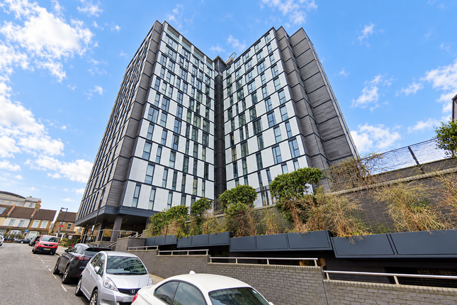 2-bed flat on 2 160 Centrillion Point, Masons Avenue, Croydon, £140,000
