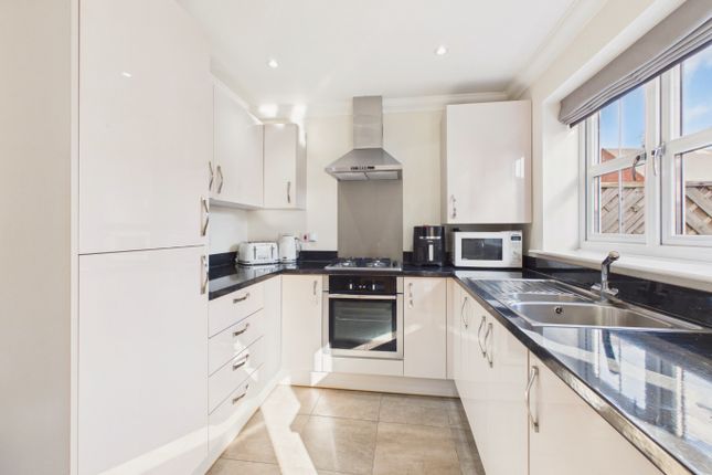 29 Hamlet Drive, Kingswood, East Riding of Yorkshire photo 2