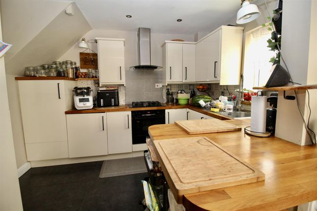 79, Bradley Road, Birmingham photo 4