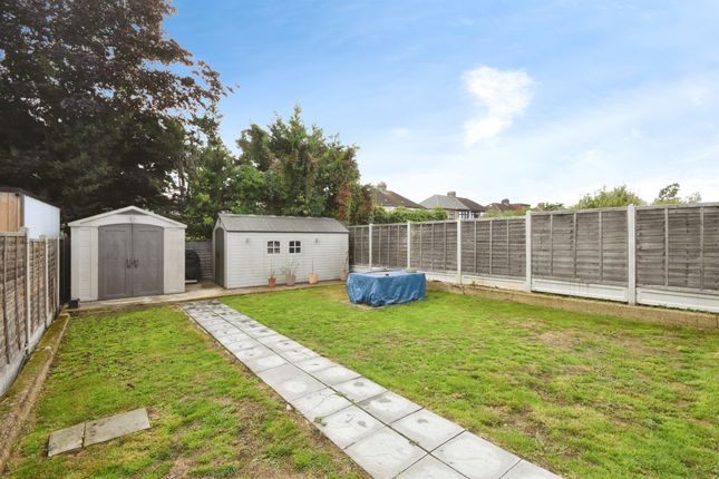 2, Millbrook Gardens, Romford photo 2