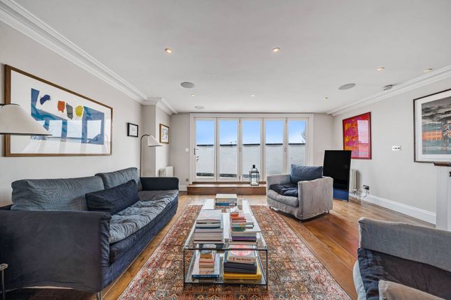 Flat for sale in Fulham Road, Parsons Green, London