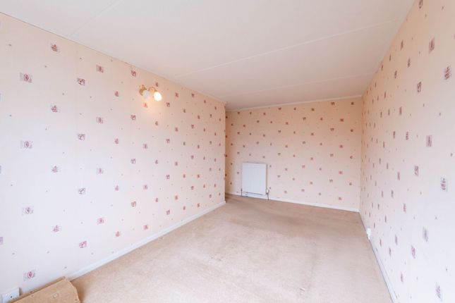 48 Carledubs Avenue, Broxburn photo 4