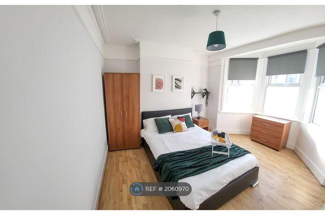 Thumbnail Room to rent in Waldeck Grove, London