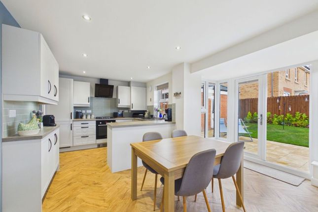9, Sanderling Grove, Whitby photo 4