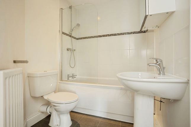 19, Swale Grove, Nottingham photo 3