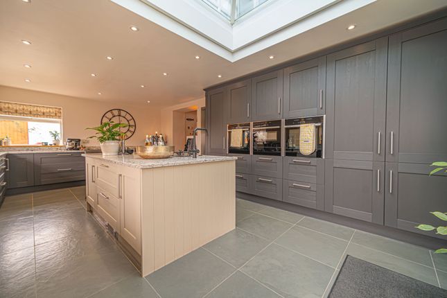 4 Vicarage Hill, Newport photo 2