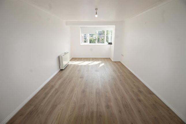 45 Peatey Court, Princes Gate, High Wycombe photo 3