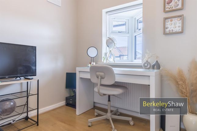 Thornfield Road Thornton L23