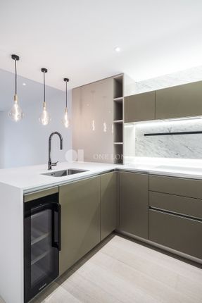 Flat for sale in Cassini Tower, London