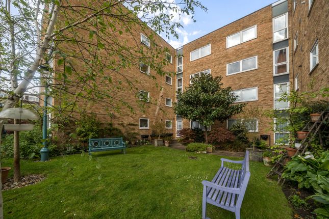 Flat for sale in Gloucester Road, Kingston Upon Thames