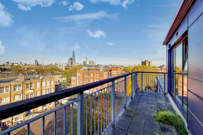 Flat to rent in Townsend Street, London