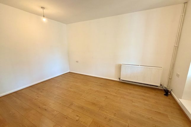 86, Bishops Drive, Northampton photo 3