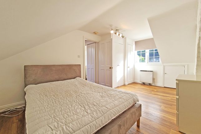 Flat 5, 128, Lion Lane, Surrey photo 5