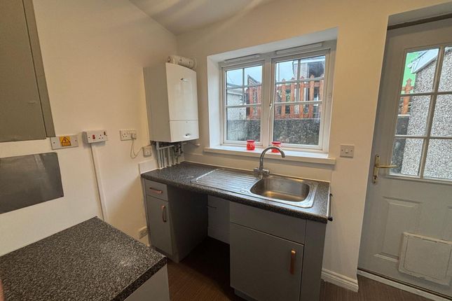 15 Llantwit Road, Neath photo 5