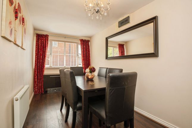 11, Clos Nanteos, Cardiff photo 3