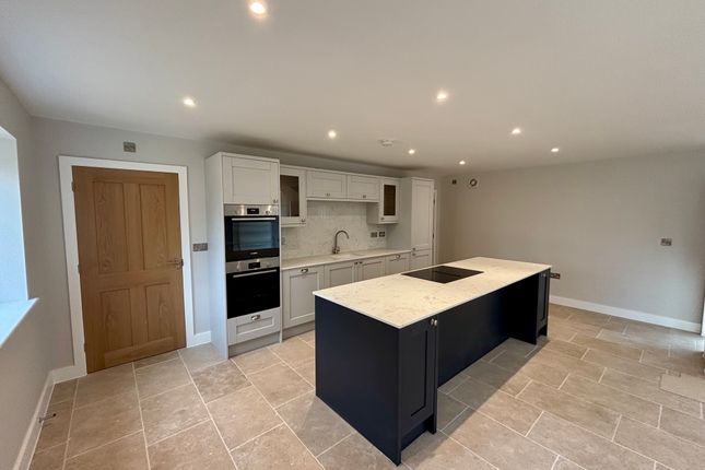 5 West End Barns, West End, Northwold photo 2