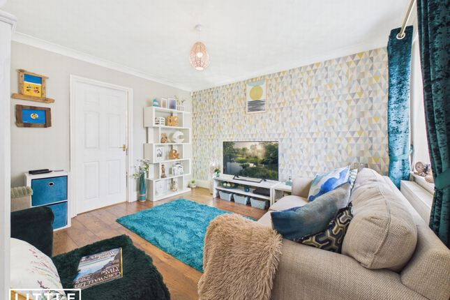 70, The Shires, St. Helens photo 3