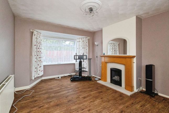 92, Tweedle Hill Road, Manchester photo 3