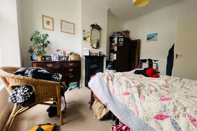 43, BRISTOL photo 4